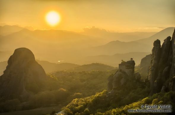The perfect spot to enjoy an unforgettable sunset in Meteora