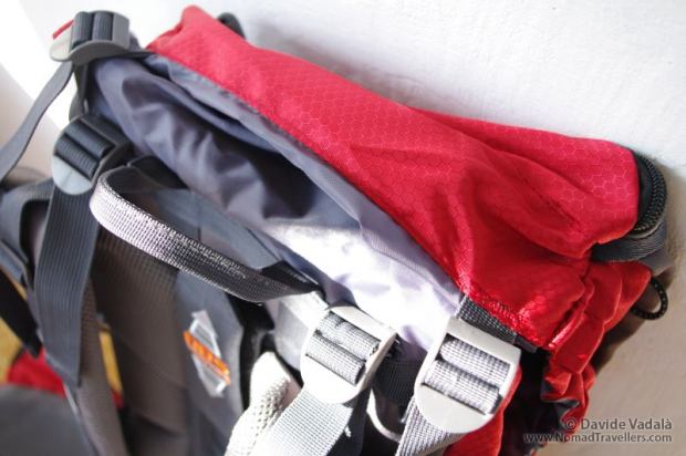 Highlander Discovery 85 L travel backpack: extensible cap