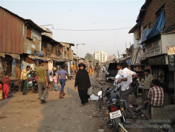 Life on the busy streets of Darhavi slum. An high percentage of the people living here are of muslim religion. 003 Mumbai-Bombay-Dharavi-Slum India 3935