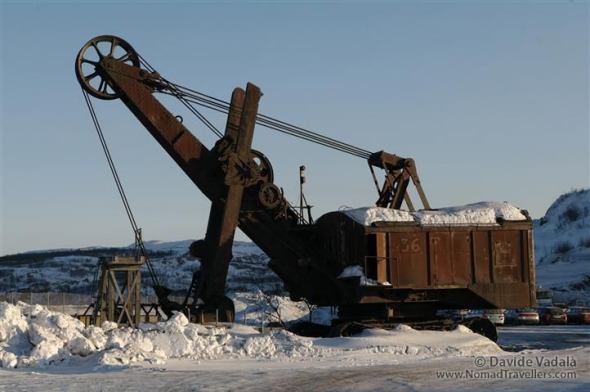 On top of the mine, it's possible to admire old machines used previously used for the extraction of the iron ore minerals.  2 Kiruna-iron-ore-mine6620