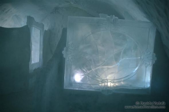To add "warmth" to the room, some frozen pictures are what is needed 003 Ice-Hotel-Jukkasjarvi-Sweden 7138